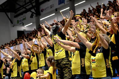 Jastrzębski Węgiel nie do zatrzymania, PGE Skra Bełchatów zaskakuje, a ZAKSA Kędzierzyn-Koźle walczy do końca – emocjonująca 25. kolejka PlusLigi!